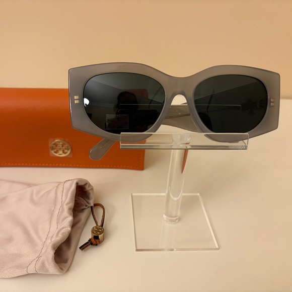 Tory Burch Sunglasses TY 7221U - Picture 1 of 6